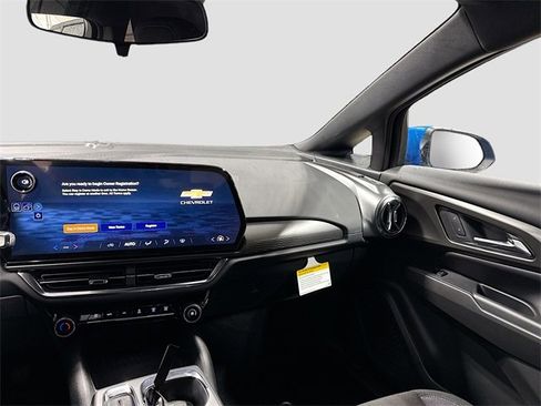 New 2026 Chevrolet Equinox EV LT image 25