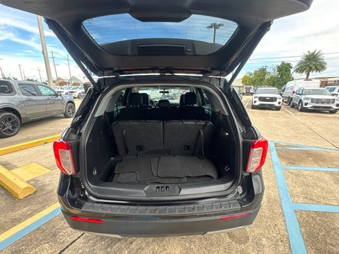 Used 2023 Ford Explorer XLT w/ Equipment Group 202A AWD/4WD image 28