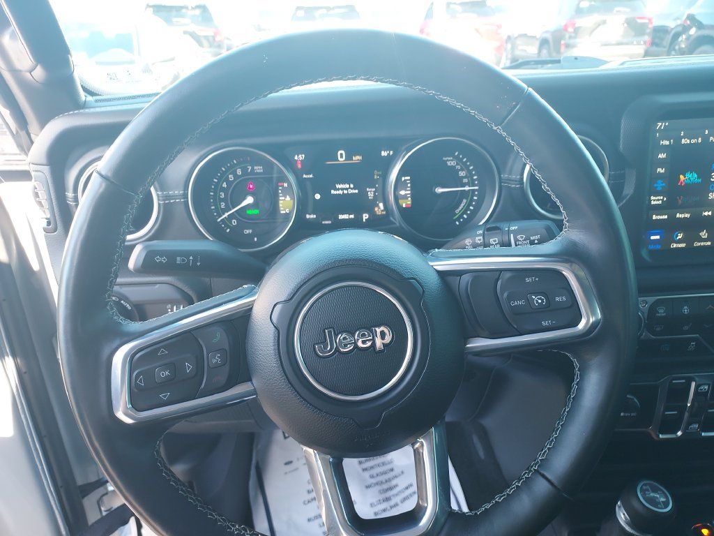 Used 2023 Jeep Wrangler Unlimited Sahara w/ Cold Weather Group AWD/4WD image 17