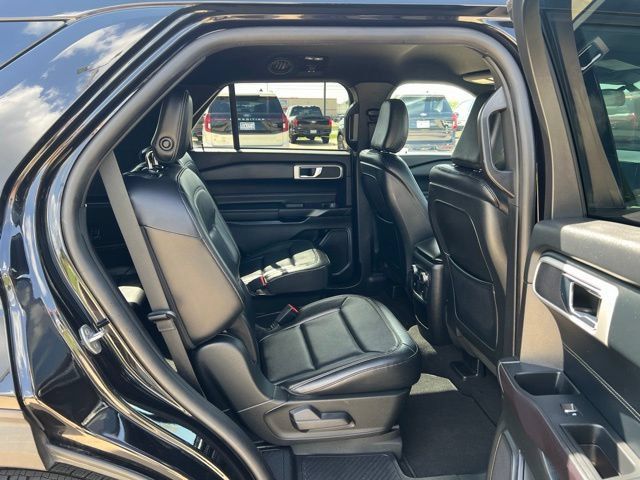 Used 2020 Ford Explorer XLT w/ Equipment Group 202A RWD image 18