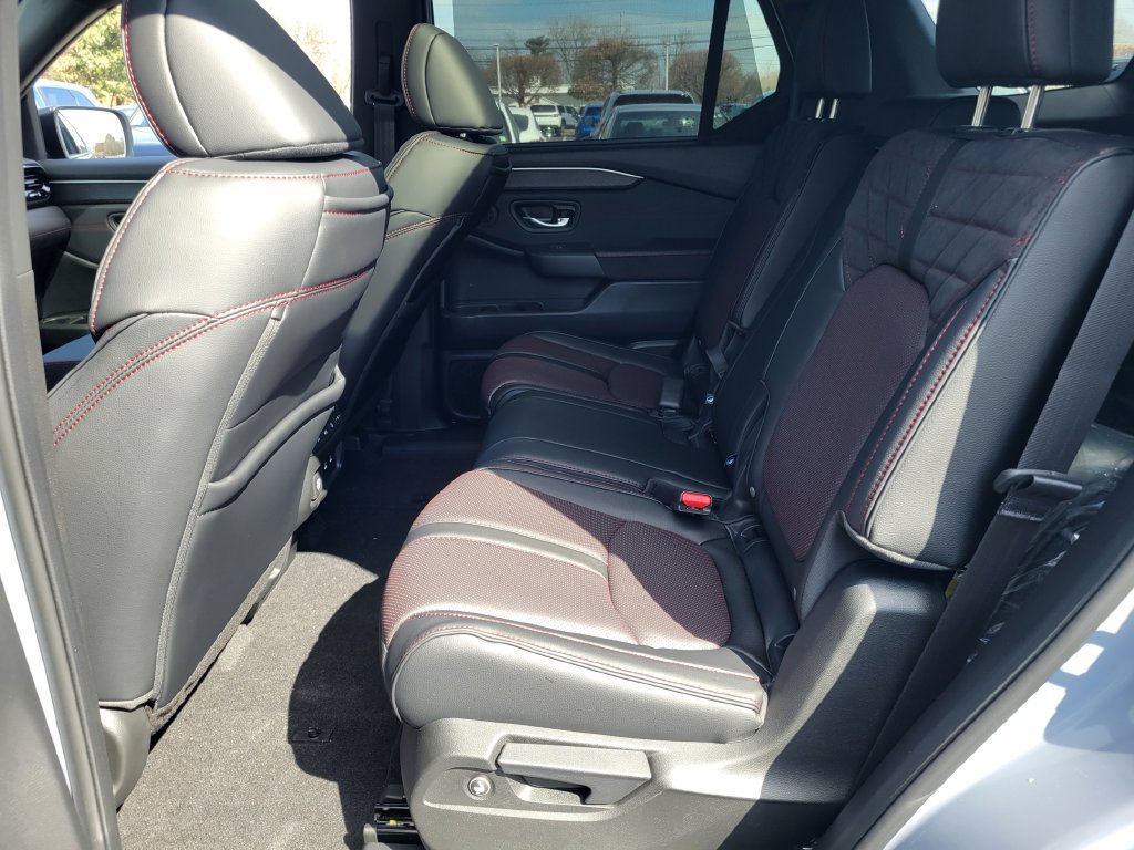 New 2026 Honda Pilot Black Edition image 32