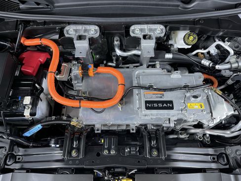 Certified 2024 Nissan Ariya AWD image 27