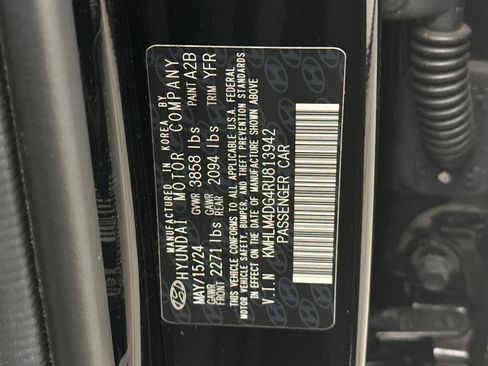 Used 2024 Hyundai Elantra SEL FWD image 11