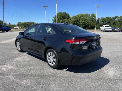 Used 2024 Toyota Corolla LE FWD image 9