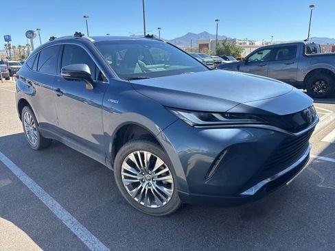 Used 2021 Toyota Venza Limited w/ Carpet Mat Package (TMS) image 6