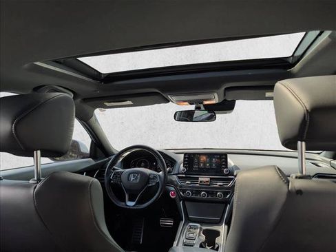 Used 2018 Honda Accord Sport image 19