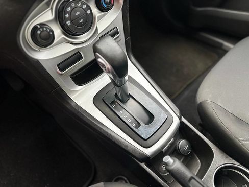 Used 2015 Ford Fiesta SE image 13