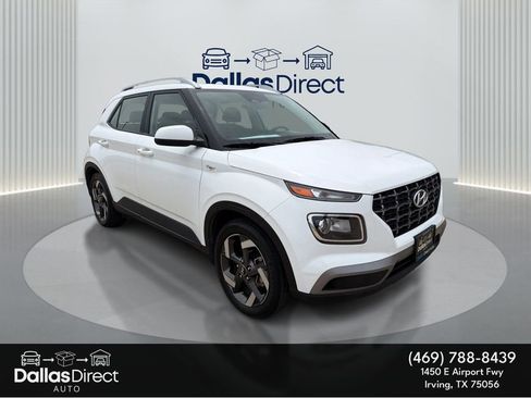 Used 2024 Hyundai Venue SEL FWD image 2