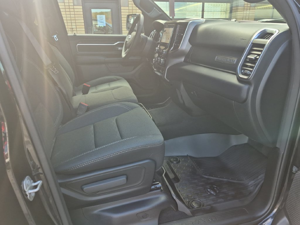 Used 2025 RAM 1500 Big Horn AWD/4WD image 33