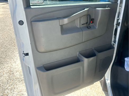 Used 2020 Chevrolet Express 3500 Extended w/ Driver Convenience Package image 20