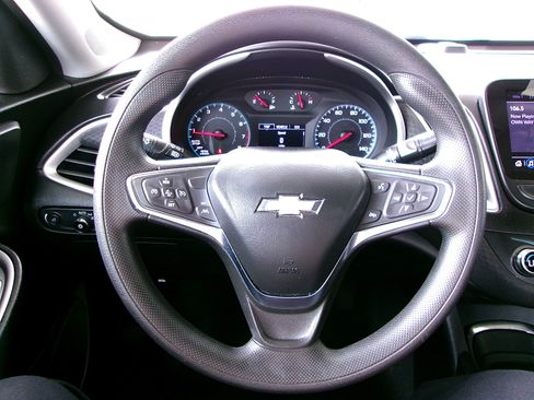 Used 2024 Chevrolet Malibu LT FWD image 9