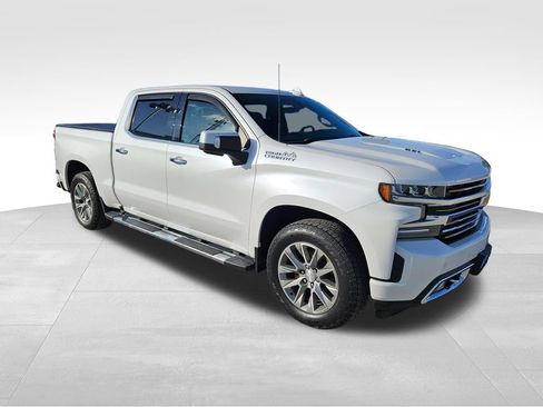 Used 2019 Chevrolet Silverado 1500 High Country w/ Technology Package AWD/4WD image 4