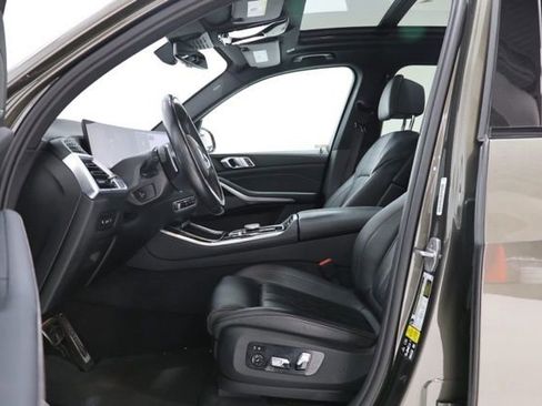 Used 2024 BMW X5 xDrive40i w/ M Sport Package AWD/4WD image 19