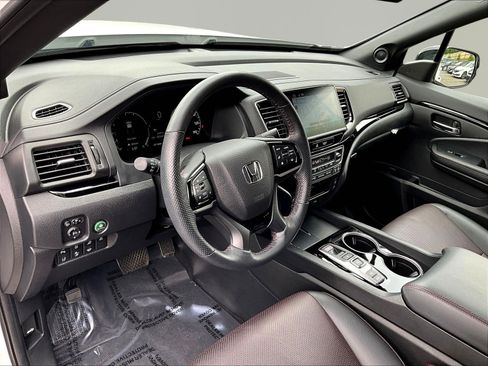 Used 2024 Honda Ridgeline Black Edition image 18