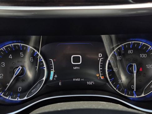 Used 2023 Chrysler Pacifica Limited FWD image 27