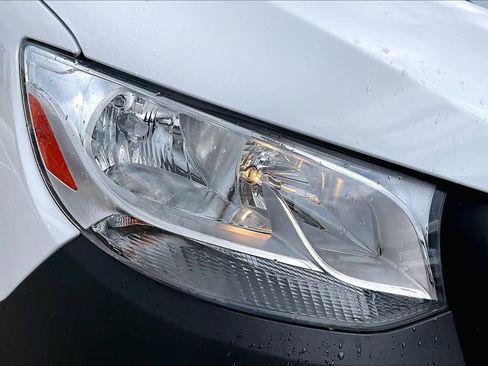 Used 2025 Mercedes-Benz Sprinter 2500 image 25