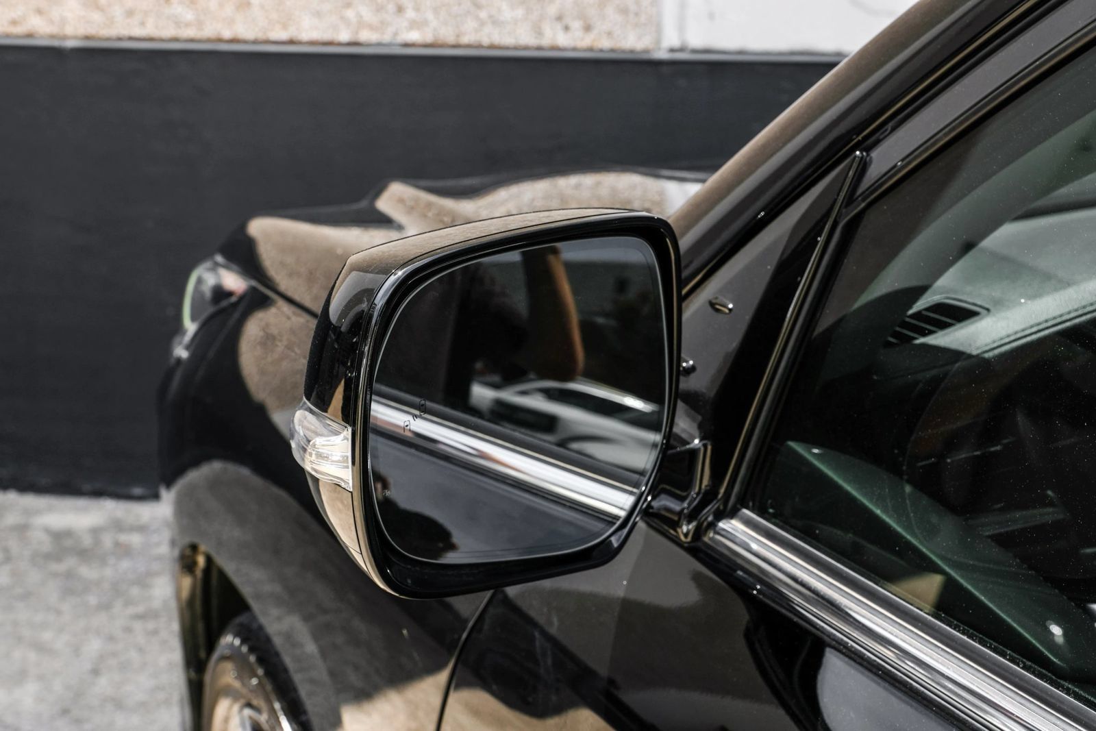 Used 2021 Lexus LX 570 4WD w/ Luxury Package image 38