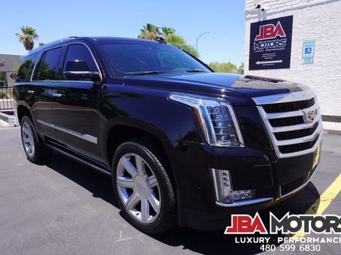 Used 2018 Cadillac Escalade Premium Luxury AWD/4WD image 60
