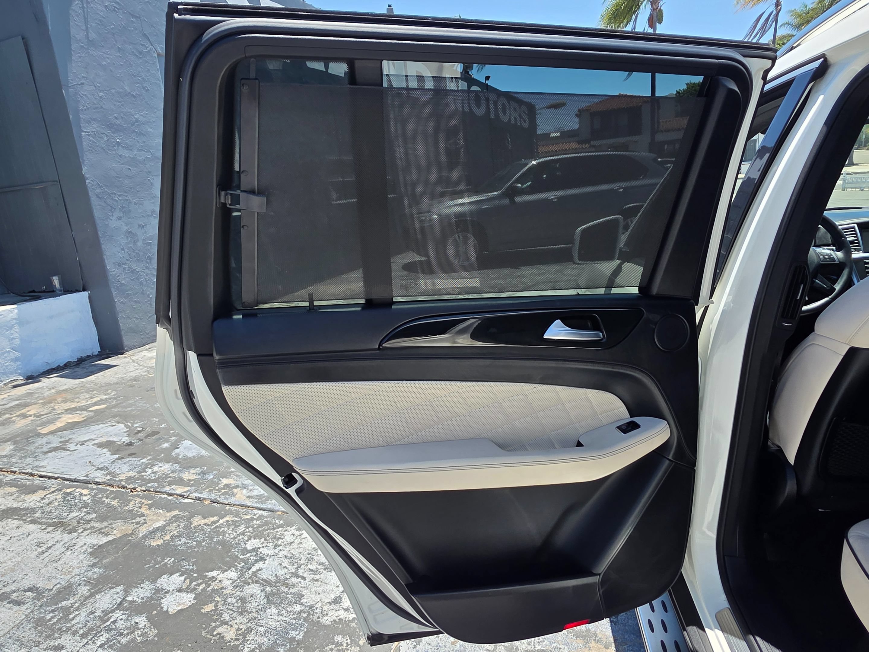 Used 2015 Mercedes-Benz GL 450 4MATIC w/ Parking Assist Package image 23