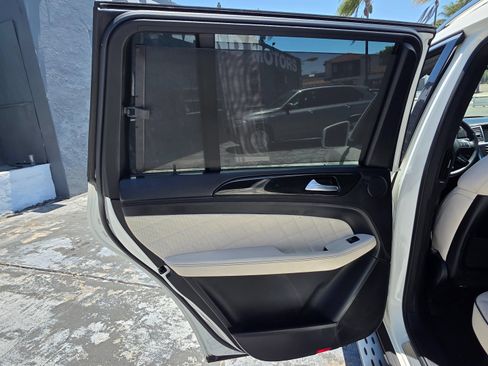 Used 2015 Mercedes-Benz GL 450 4MATIC w/ Parking Assist Package image 23