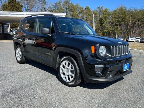 Used 2022 Jeep Renegade Sport w/ Sport Appearance Group image 1