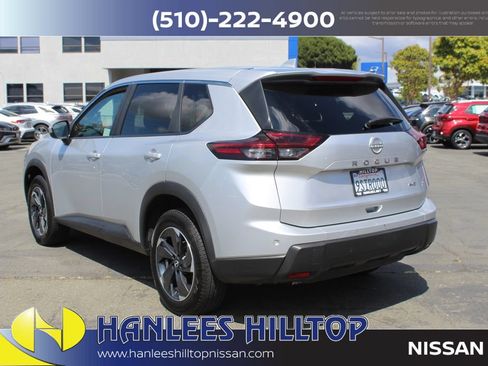 Used 2025 Nissan Rogue SV AWD/4WD image 9