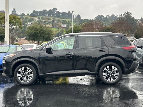 Used 2023 Nissan Rogue SV w/ SV Premium B Package image 6