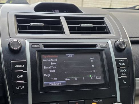 Used 2014 Toyota Camry LE FWD image 12