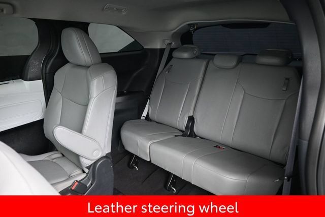 Used 2025 Toyota Sienna XLE FWD image 15