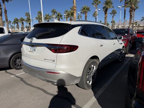 Used 2018 Buick Enclave Avenir w/ Avenir Technology Package image 3