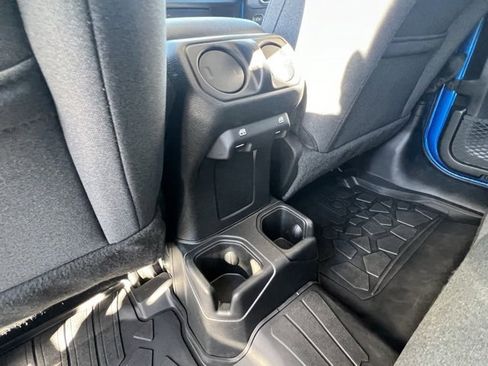 Used 2025 Jeep Gladiator Sport image 24