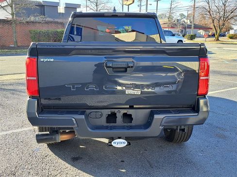 Used 2024 Toyota Tacoma TRD Sport image 5
