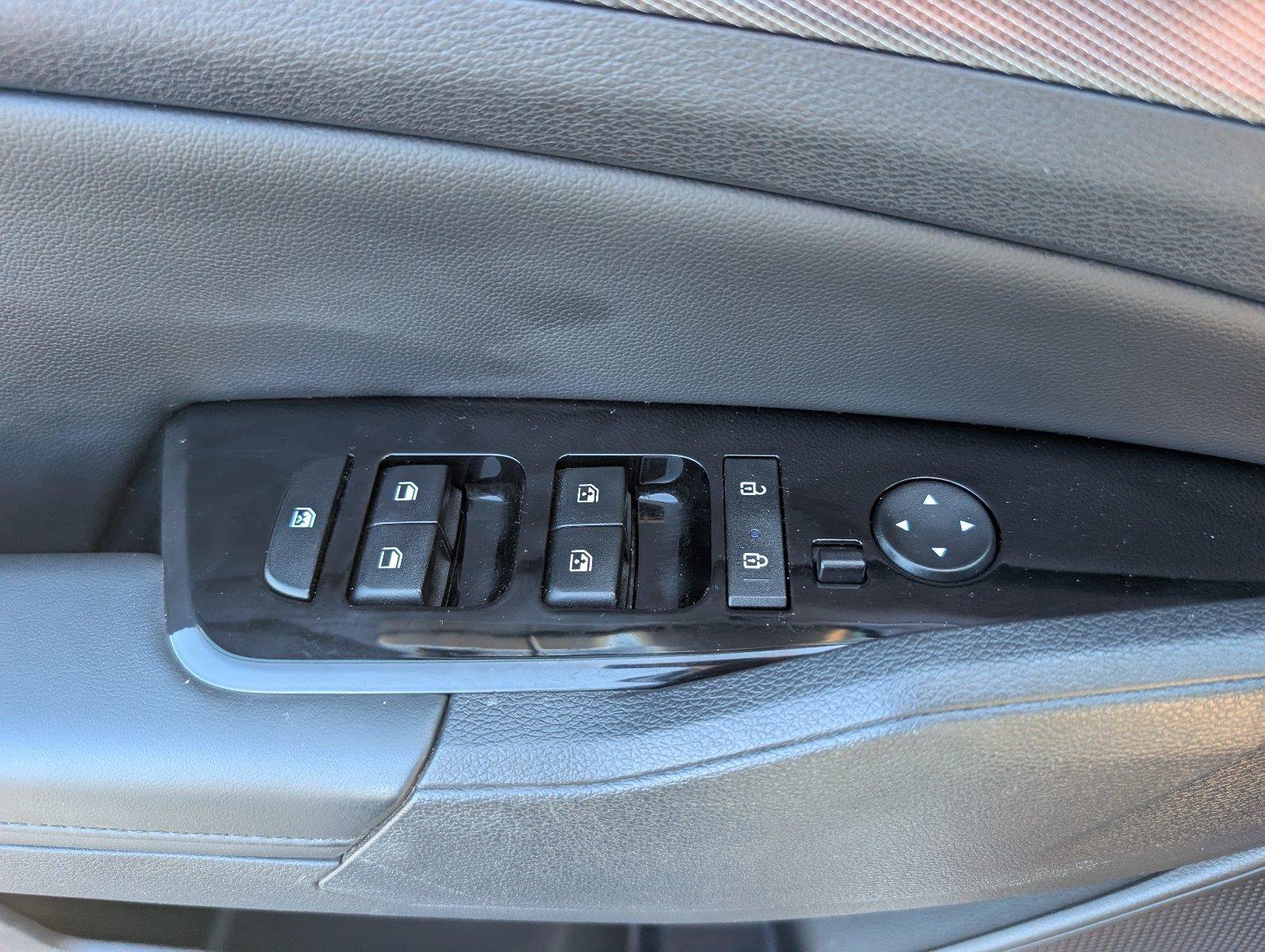 Used 2025 Kia Sportage SX FWD image 33