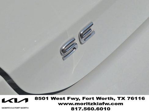 Used 2025 Volkswagen Taos SE FWD image 8