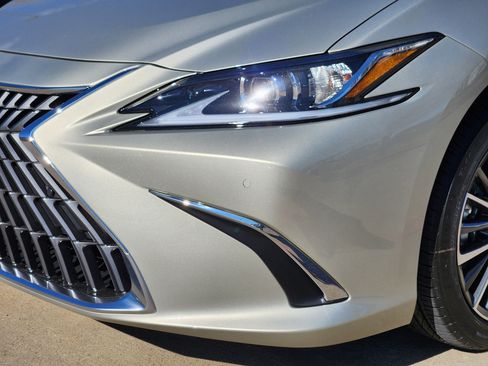 New 2025 Lexus ES 350 w/ Premium Package image 5