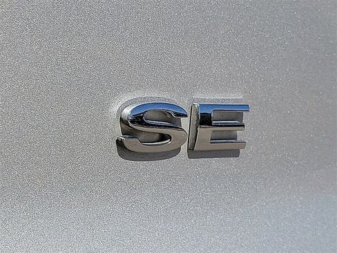 Used 2018 Ford EcoSport SE w/ SE Convenience Package image 9