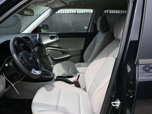 Used 2022 Kia Soul LX w/ Technology Package FWD image 13