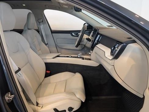 New 2026 Volvo XC60 B5 Ultra w/ Protection Package Premier AWD/4WD image 31