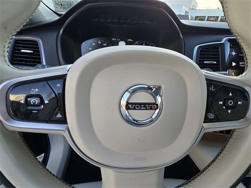 Used 2022 Volvo XC90 T6 Momentum w/ Climate Package image 24