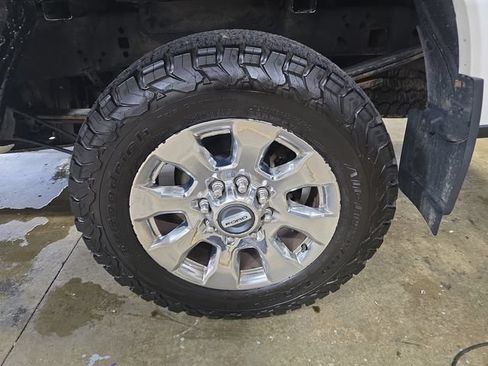 Used 2018 Ford F250 Lariat w/ Lariat Ultimate Package AWD/4WD image 37