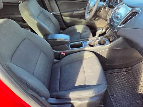 Used 2017 Chevrolet Cruze LT w/ Convenience Package image 14