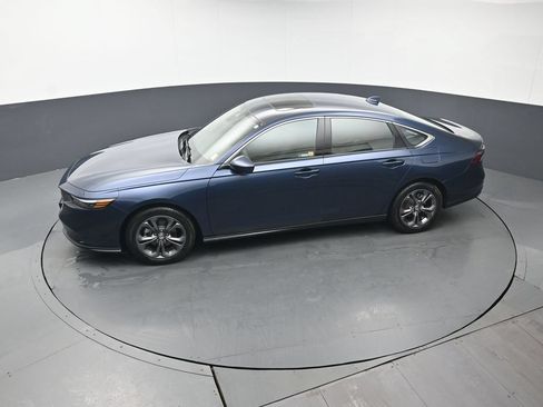 Used 2023 Honda Accord EX image 36