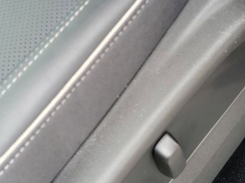 Used 2023 Buick Envision Essence image 13