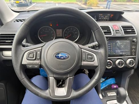 Used 2017 Subaru Forester 2.5i Premium w/ All-Weather Package AWD/4WD image 10