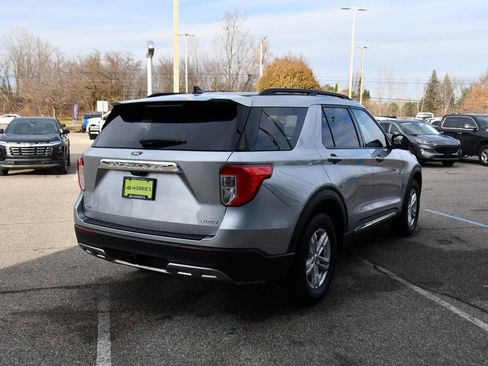 Used 2023 Ford Explorer XLT w/ Equipment Group 202A image 6