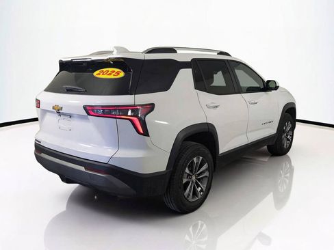 Used 2025 Chevrolet Equinox LT w/ Convenience Package II FWD image 5