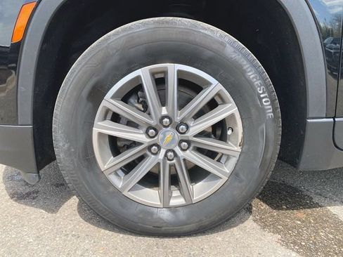 Used 2023 Chevrolet Traverse LT FWD image 31