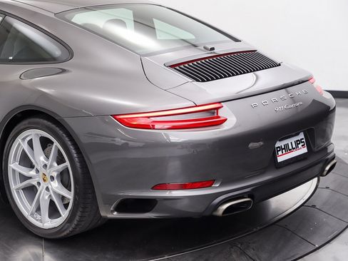Used 2019 Porsche 911 Carrera image 13
