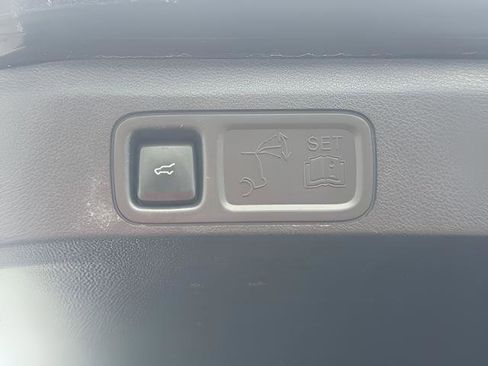 Used 2024 Lincoln Navigator Reserve image 32