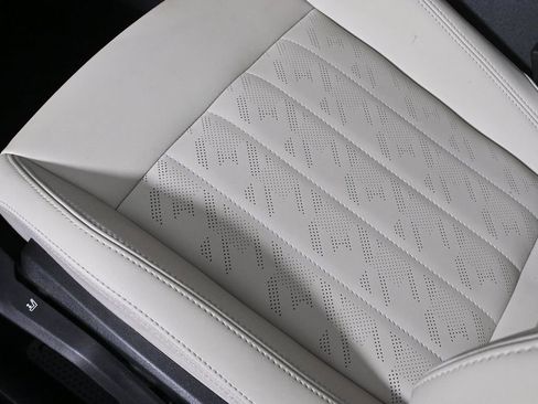 Certified 2025 MINI Cooper S image 27